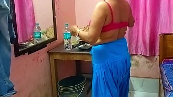 Divorced Wife Tumpa Got Her Slit Unclogged by Handyman's lollipop